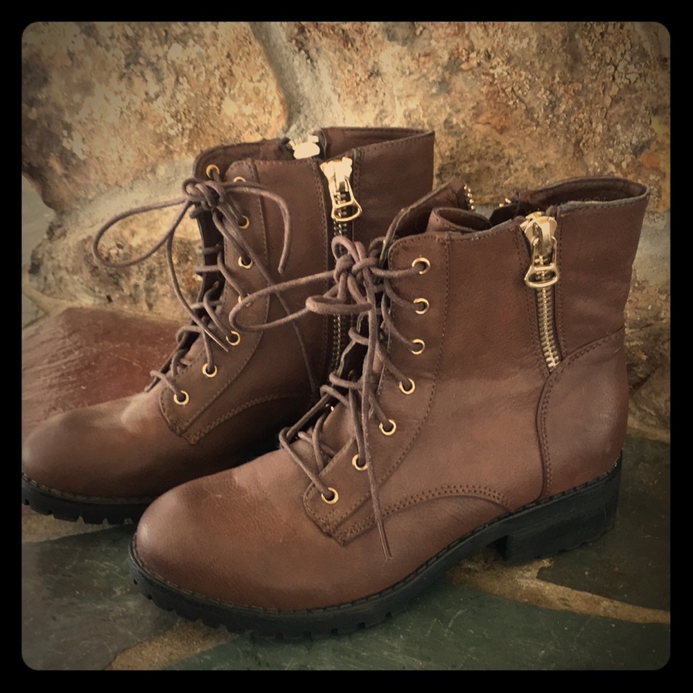 Seven7 faux leather boots. Only wore once.